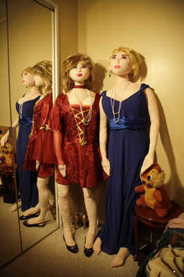 TheBlondes_8281.jpg