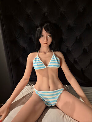 nina-bikini3.jpg